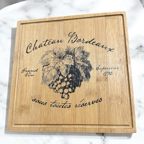 CHATEAU BORDEAUX CHEESE HOLDER W/PULL OUT DRAWER 3 UTENSILS - Picture 4 of 7